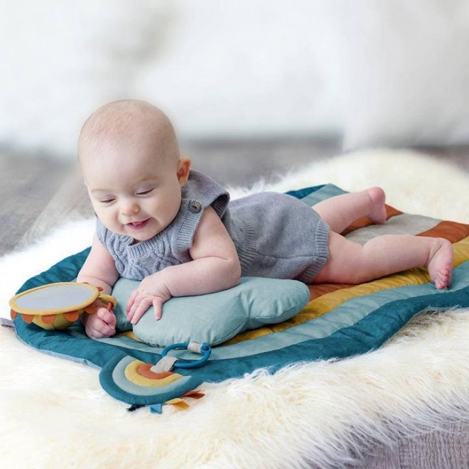 Itzy Ritzy Tummy Time Mat – Rainbow Play